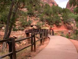 Überquerung des Virgin River beim Aufstieg nach Angels Landing