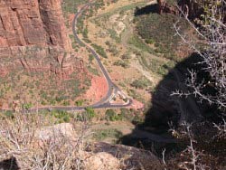 Blick in die Tiefe von Angels Landing