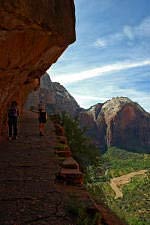 Blick vom Aufstieg nach Angels Landing auf den Zion Canyon