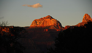 Sonnenuntergang von Indian Garden auf dem Bright Angel Trail gesehen August 2010